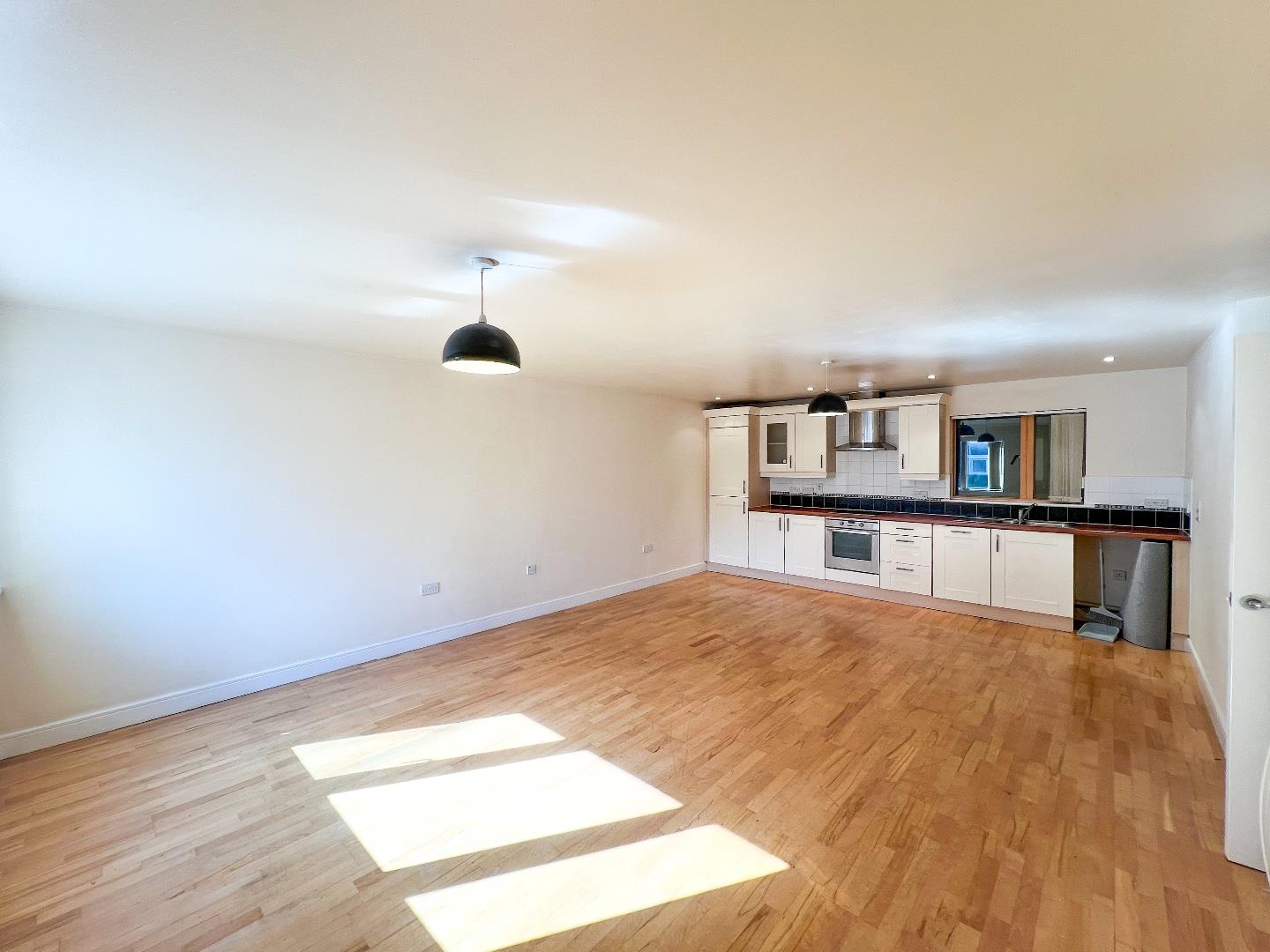 Esplanade, Porthcawl, Bridgend County Borough, CF36 3YE